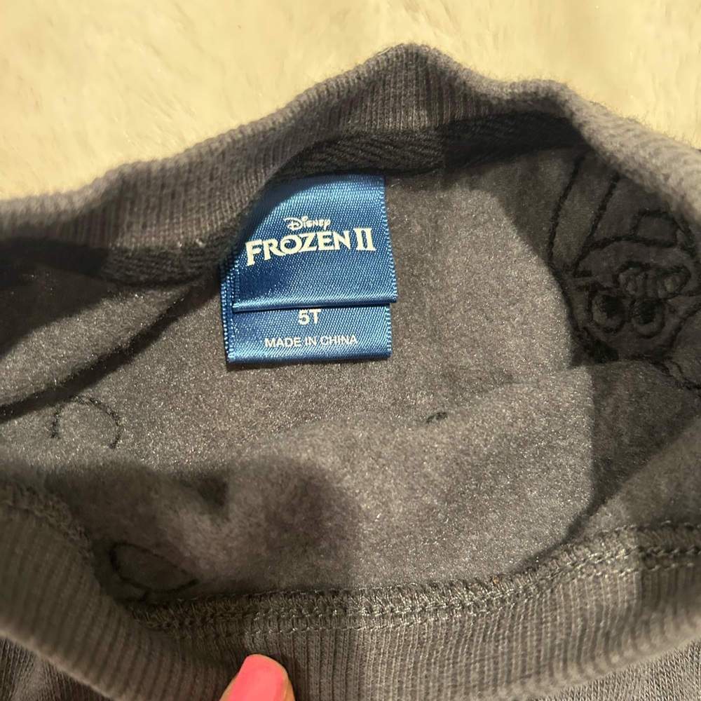 Disney Frozen Olaf sweatshirt - Picture 4 of 8